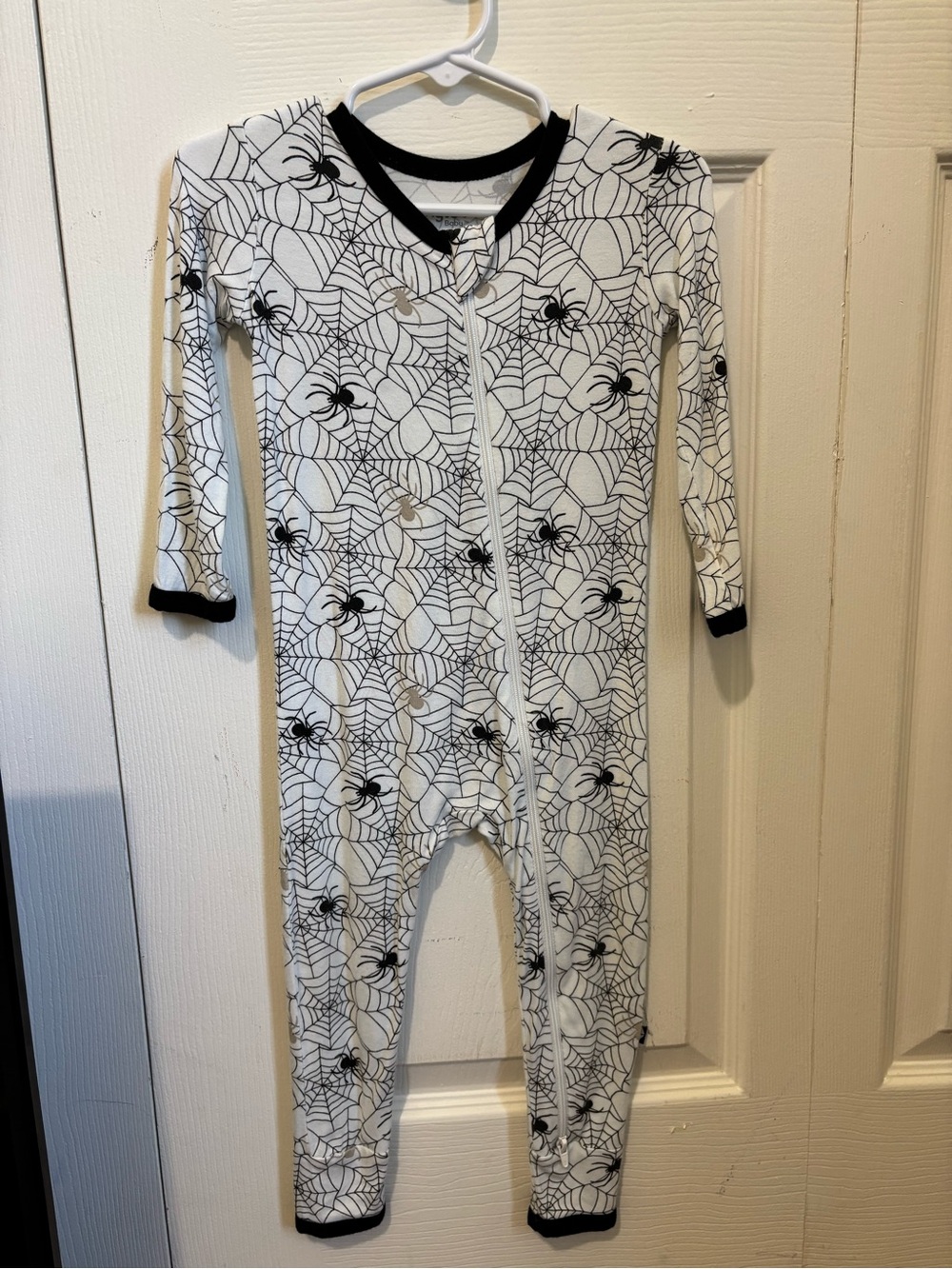 Kyte BABY White and Black Spider Web Zip-Front Pajamas